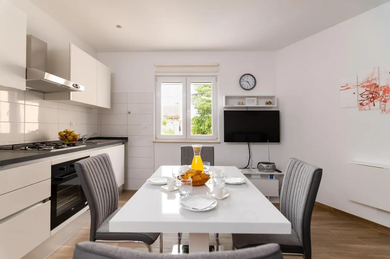 Apartman Palada Zminj Apartment